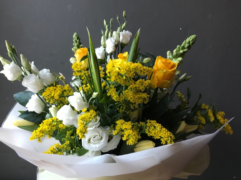 Spring and Classic flower bundle
