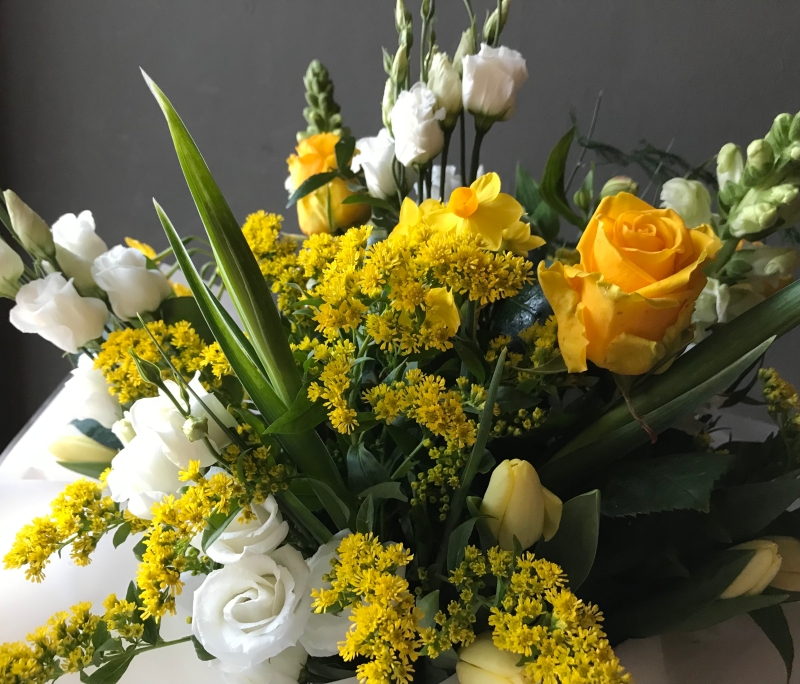 Spring and Classic flower bundle