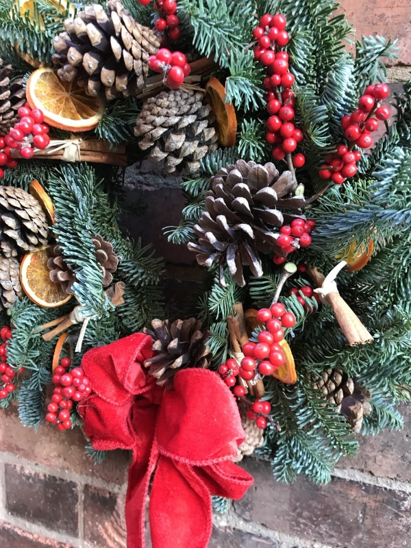 Spruce Wreath with Natural Decorations