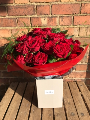 50 Red Roses Bundle