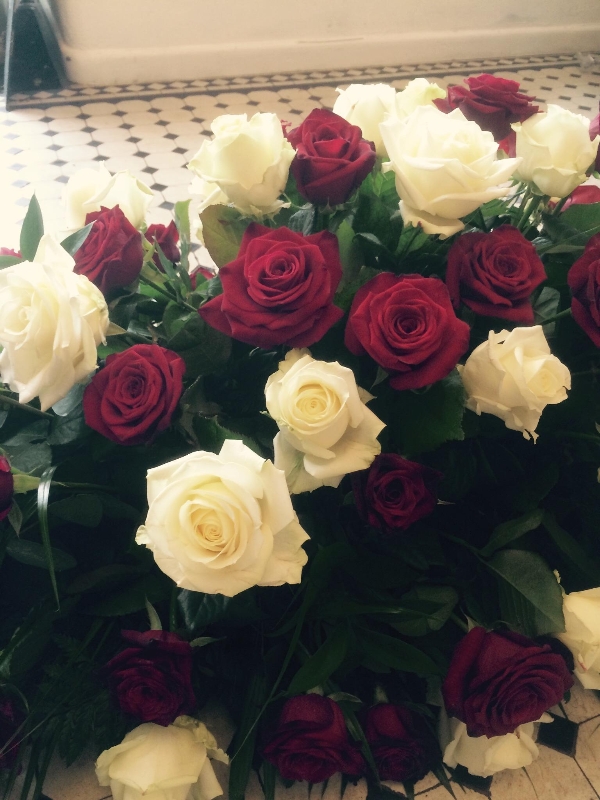 Rose casket spray