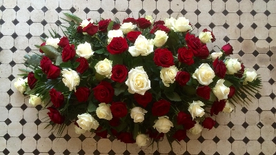 Rose casket spray