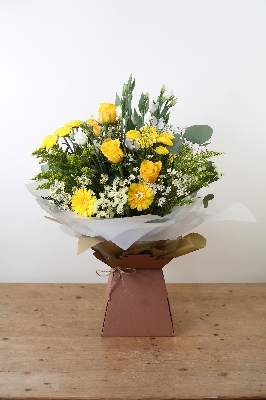 Lizzies Lemon Bundle 20 stems