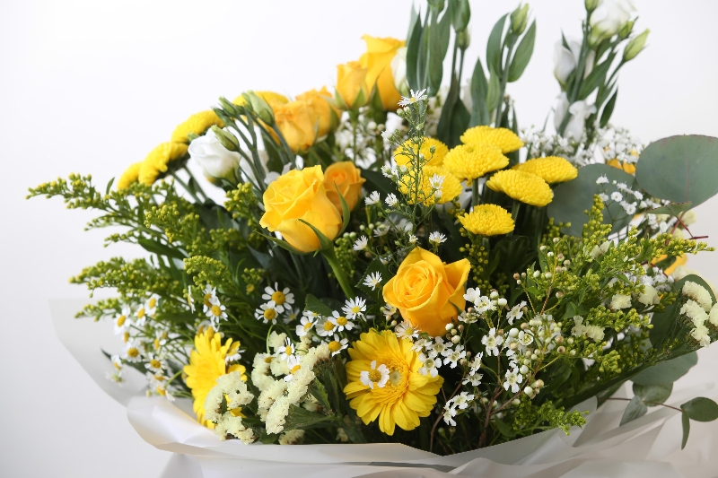 Lizzies Lemon Bundle 25 stems