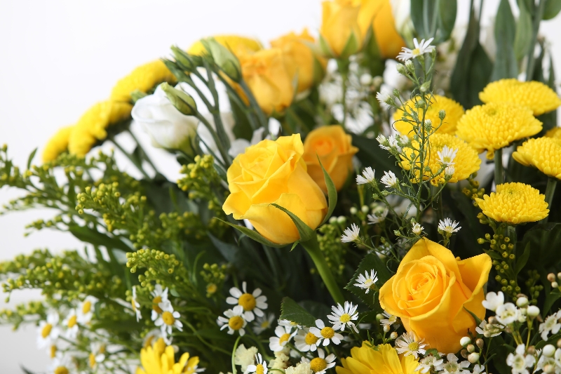 Lizzies Lemon Bundle 30 stems