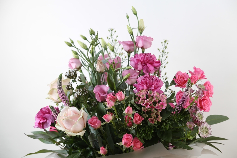 Lizzies Pretty Pink Bundle 16 stems