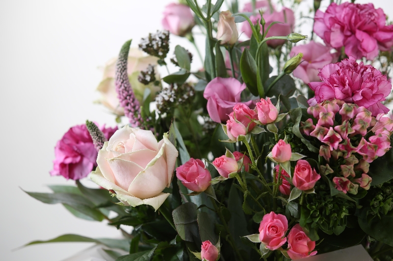 Lizzies Pretty Pink Bundle 16 stems