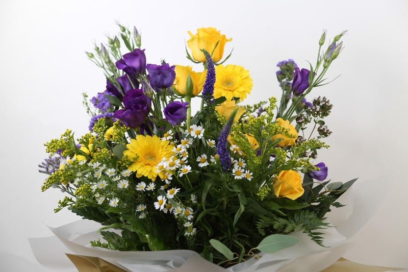 Lizzies Lemon and Purple Bundles 25 stems