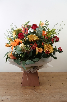 Lizzies Orange and Red Bundle 16 stems