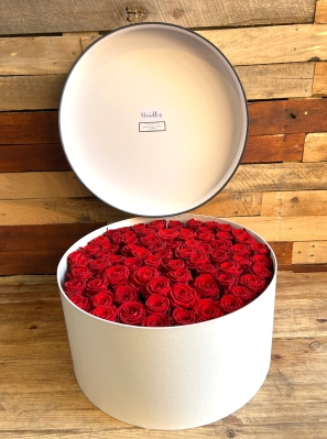Red Rose Hat Box 72 Roses