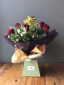 v Simple Red Roses and Orchid bundle