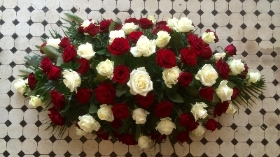 Rose casket spray