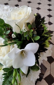 Classic based wreath in whites with black trim