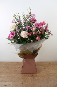 Lizzies Pretty Pink Bundle 20 stems