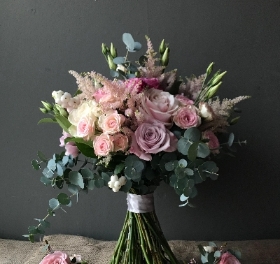 Lizzies Luxury Pinks Posy