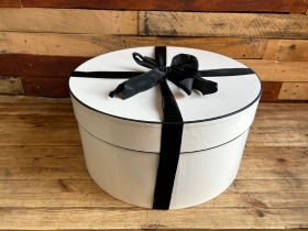 Red Rose Hat Box 72 Roses